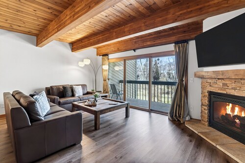 Riverside Condos C102 by AvantStay | Condo Close To Downtown,TownPark & Ski Lift