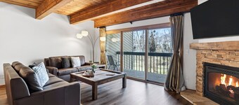 Riverside Condos C102 by AvantStay | Condo Close To Downtown,TownPark & Ski Lift