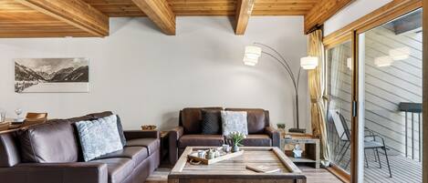 Smart TV, fireplace, DVD player