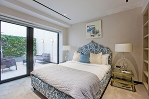 Unclassified image, 3 of 10, button - 2-bed Deluxe 104 (London)