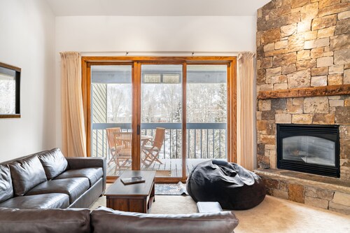 Riverside Condos C202 by AvantStay | Condo Close To Downtown,TownPark & Ski Lift