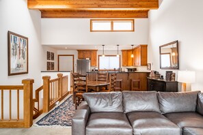 Smart TV, fireplace, DVD player