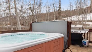 Bain à remous extérieur