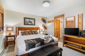 3 chambres, bureau, Wi-Fi gratuit, draps fournis