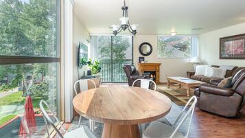 TV connectée, cheminée