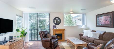 Smart TV, chimenea