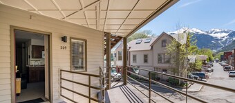 Viking Lodge 209 by AvantStay | Great Ski Access, Walk to Downtown