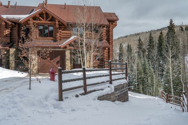 Exterior - Villas At Tristant 137 by AvantStay | Ski In/Out + Hot Tub + Panoramic Views (Telluride)