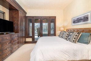 4 bedrooms, desk, free WiFi, bed sheets - Villas At Tristant 137 by AvantStay | Ski In/Out + Hot Tub + Panoramic Views (Telluride)