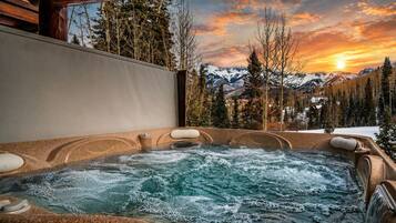 Bain à remous extérieur