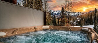 Villas At Tristant 137 by AvantStay | Ski In/Out + Hot Tub + Panoramic Views