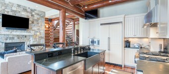 Villas At Tristant 137 by AvantStay | Ski In/Out w/ Panoramic Views & Hot Tub