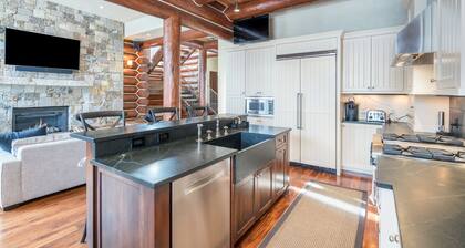 Villas At Tristant 137 by AvantStay | Ski In/Out w/ Panoramic Views & Hot Tub