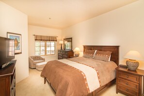 3 Schlafzimmer, Schreibtisch, kostenloses WLAN, Bettwäsche