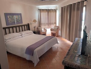 3 slaapkamers, een bureau, een strijkplank/strijkijzer, gratis wifi