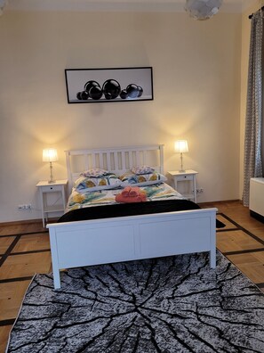 1 bedroom, iron/ironing board, free WiFi, bed sheets