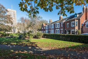 Property grounds - Bonheur, 16 Bartholomew Green, Southwold (Reydon)