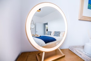 บ้านพัก (3 Bedrooms) | 3 ห้องนอน, พื้นที่ทำงานแบบใช้แล็ปท็อป, เตารีด/โต๊ะรีดผ้า, ผ้าปูที่นอน