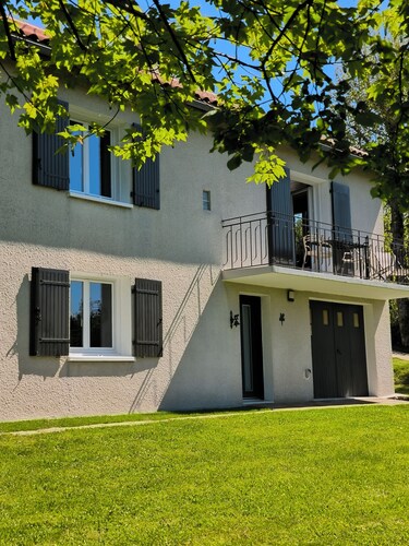 LANGOGNE 5 minute du lac de Naussac,  maison 7 vacanciers avec jardin. 