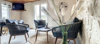 LANGOGNE 5 minutes from Lake Naussac, 7-room holiday home with garden. 