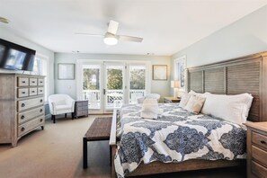 6 bedrooms, iron/ironing board, free WiFi, bed sheets