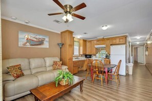 TV, offices - *Cottage #3 @ Fisherman's Landing (boat shelter)* (Langston)