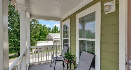 Cottage #3 Fisherman's Landing / 2-Bed Fishing Cottage w/Covered Boat Shelter"