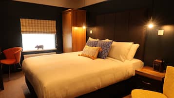 Deluxe dubbelrum - 1 queensize-säng | Allergitestade sängkläder, duntäcken och memory foam-madrasser