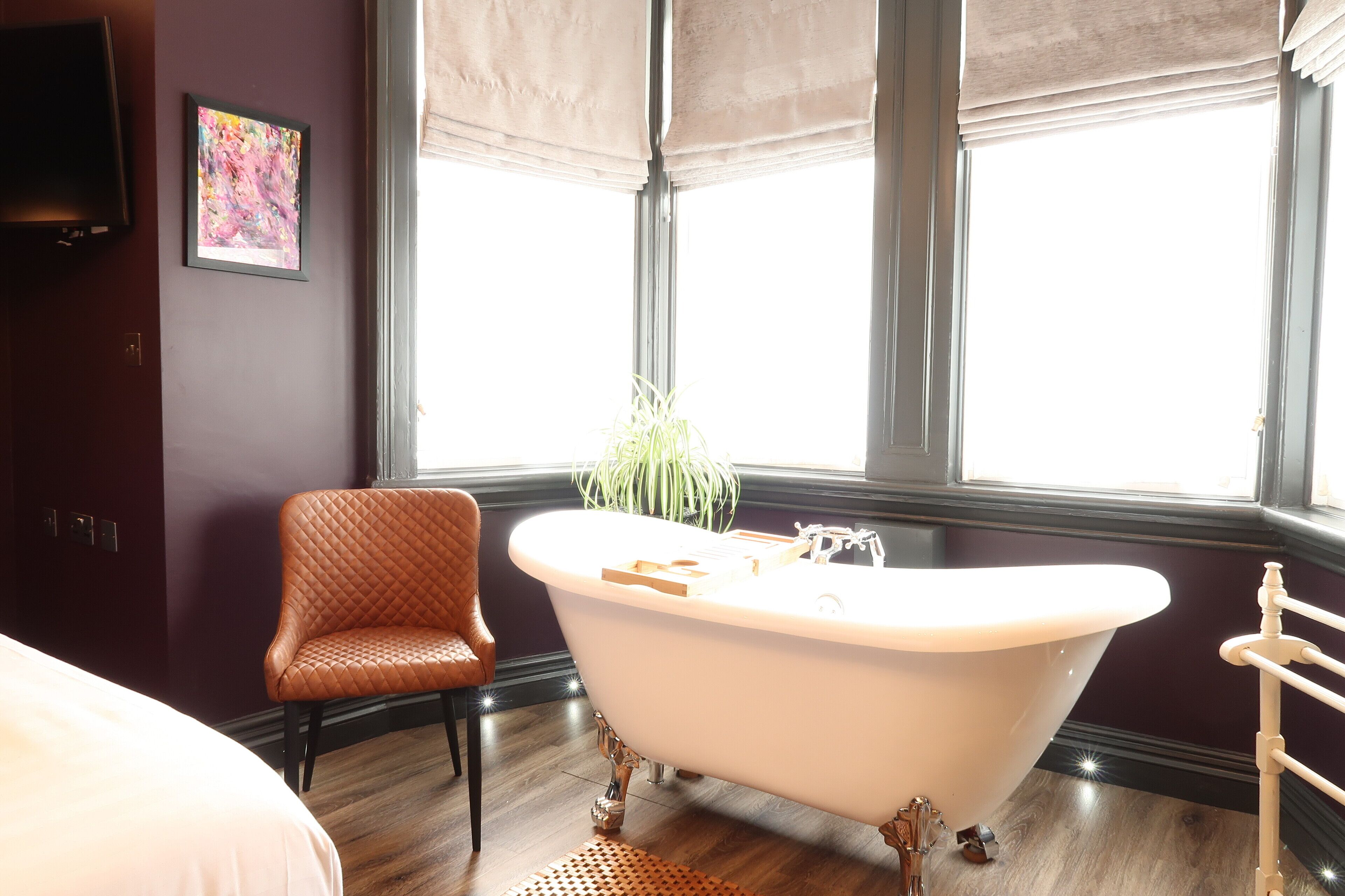 Habitación Prestigio, 1 cama King size | Ropa de cama hipoalergénica, edredón y camas con efecto memoria 