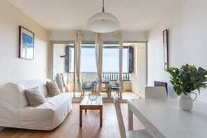 TV - TERRE MARINE - Bel appartement avec terrasse vue mer (Cassis)