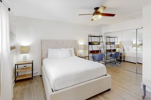 1 habitación, tabla de planchar con plancha, internet y ropa de cama 