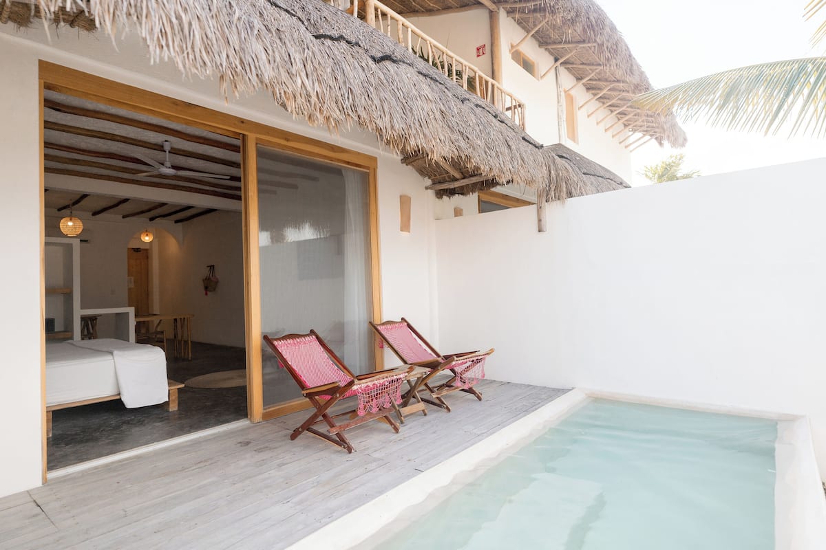 Habitación familiar, se aceptan mascotas, vista al jardín (Private Pool) | Servicios de la habitación