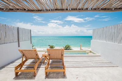 Punta Blanca | Beachfront Boutique Hotel