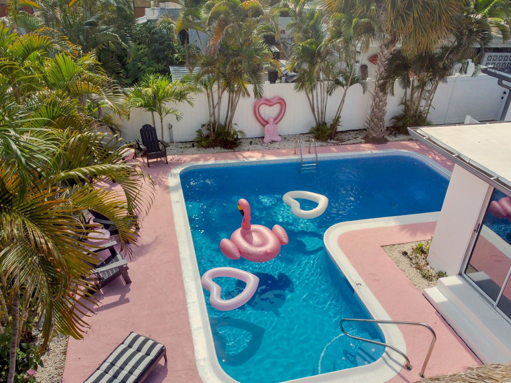 NEW! Pretty-n-Pink MidCentury Mod Pool/Beach Home