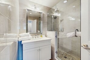 Hårføner og håndklær