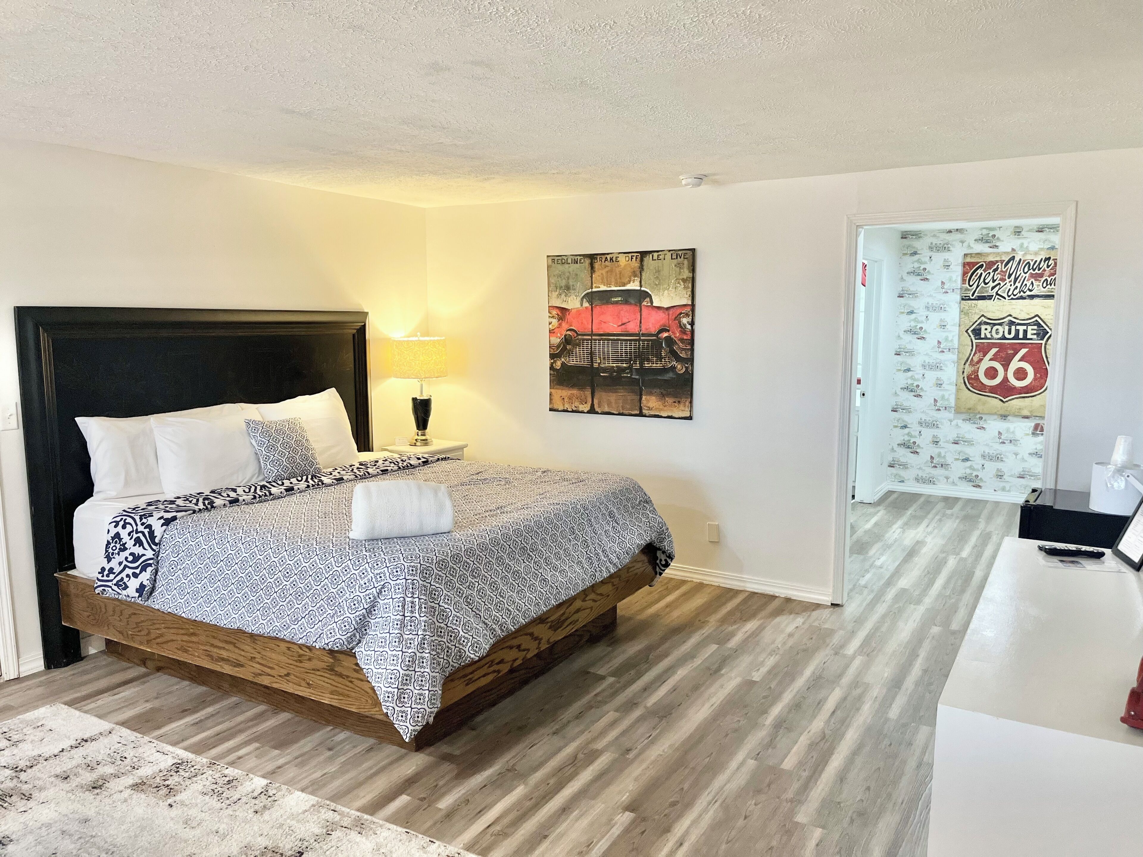 Room | Desk, laptop workspace, WiFi (free), bed sheets