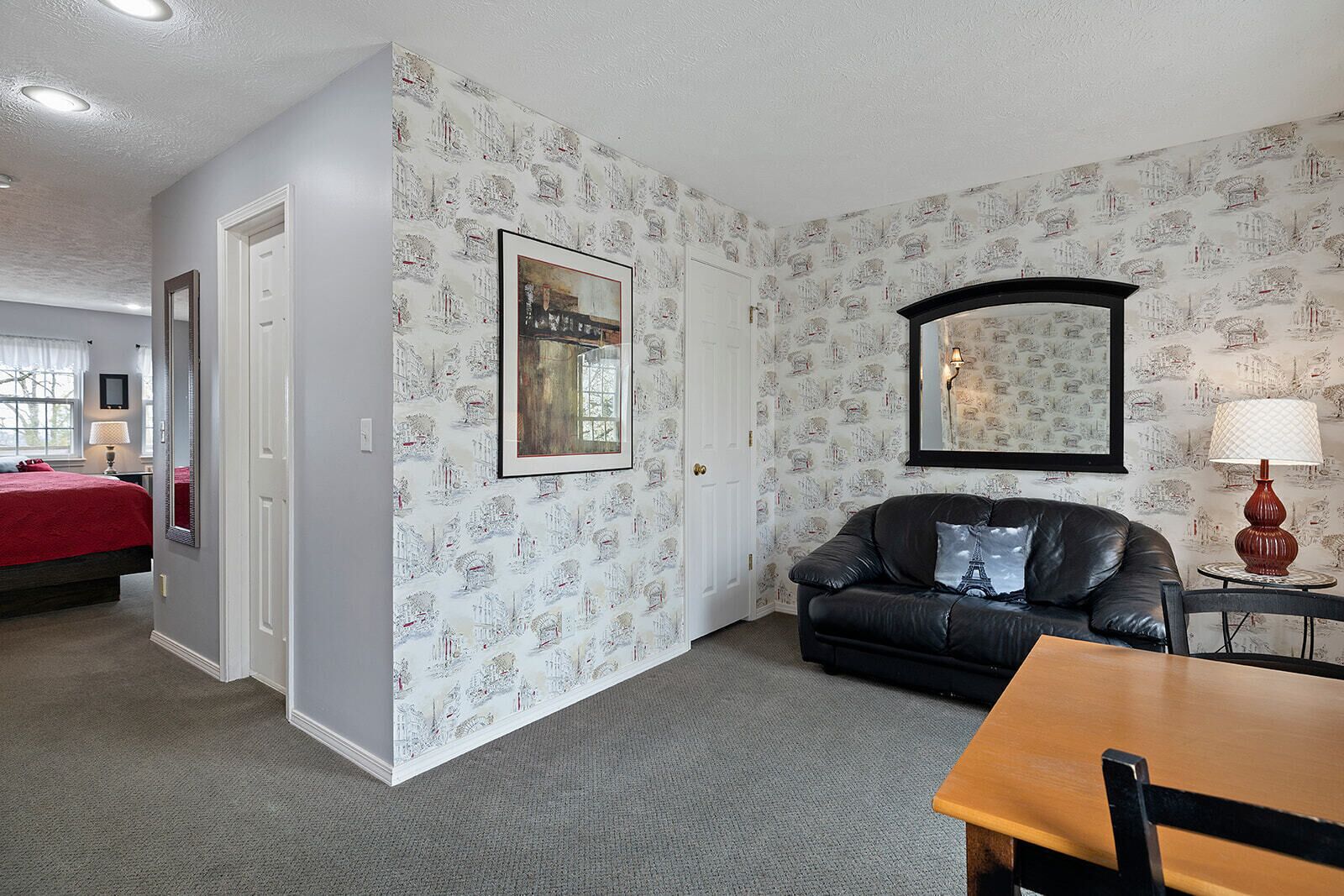 deluxe room | desk, laptop workspace, free wifi, bed sheets