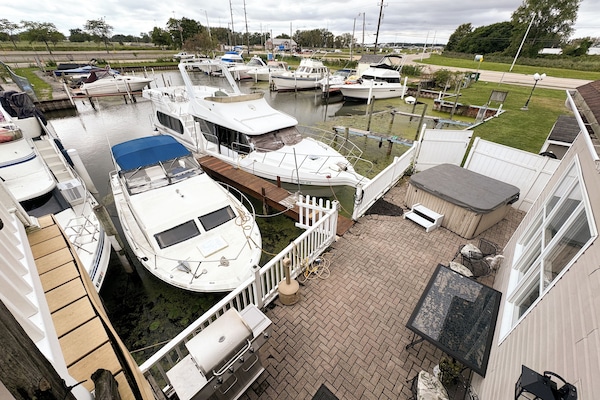 Marina