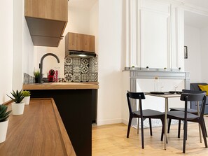 Dining - HYPERCENTRE Toulouse 5: beautiful air-conditioned and equipped studio apartment (Toulouse)