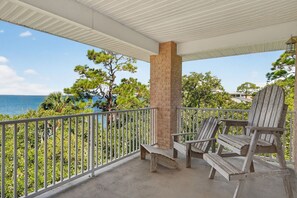 Property grounds - #1 Sunset Serenity: Bayfront, Community Pool & Dock, Pet-Friendly! (St. George Island)