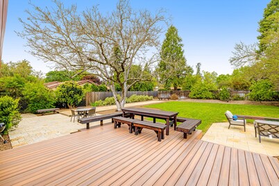 Modern home with enclosed yard, central AC & washer/dryer - near wineries