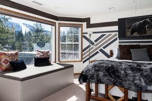 4 Schlafzimmer, Schreibtisch, Bügeleisen/Bügelbrett, Reisekinderbett