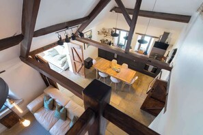 Smart-TV, Bücher, Arbeitsbereiche