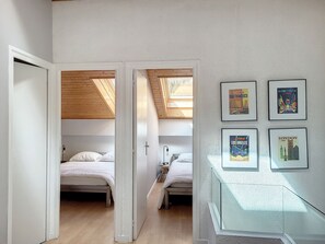 2 bedrooms, iron/ironing board, free WiFi