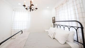 2 bedrooms, iron/ironing board, free WiFi, bed sheets