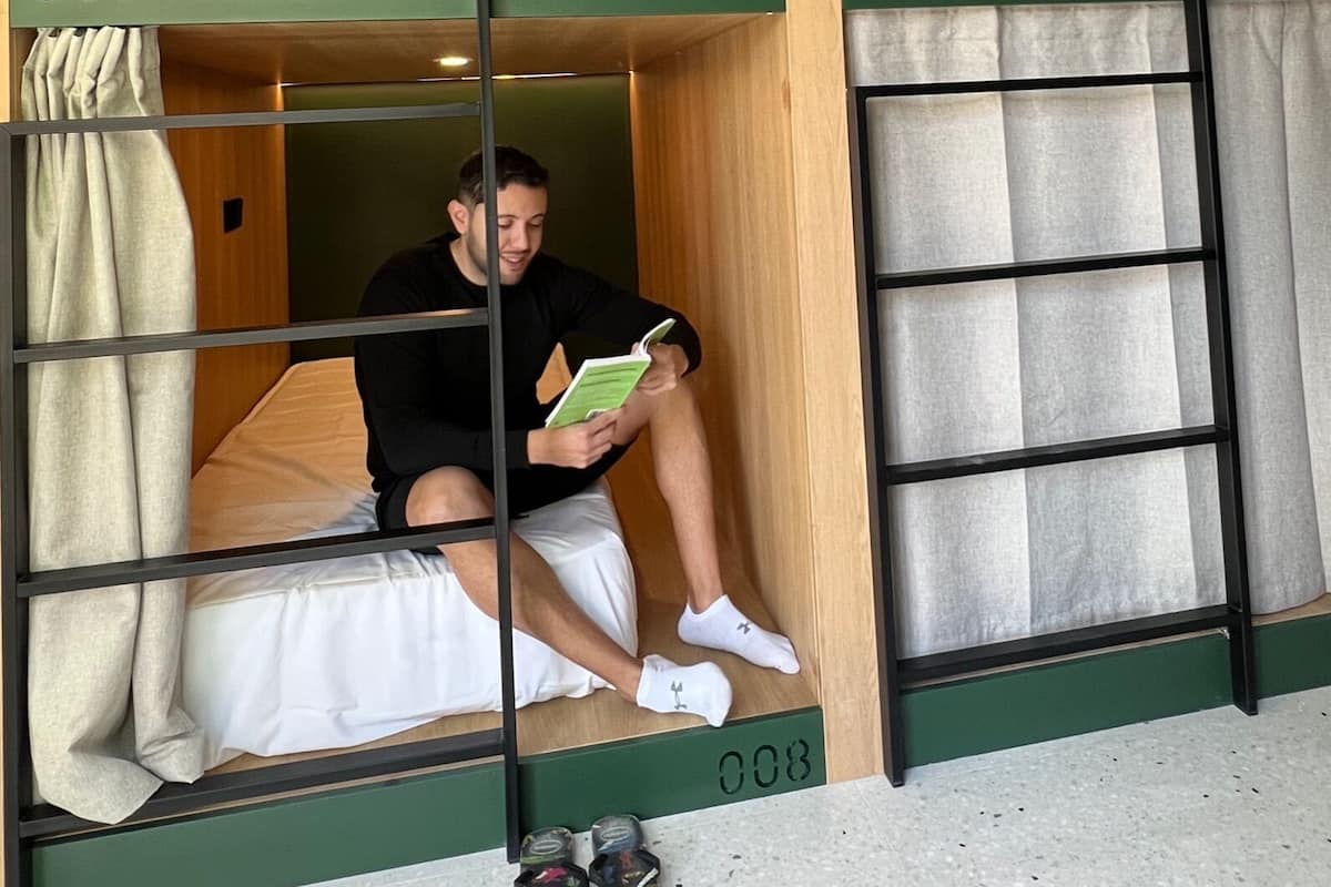 Soundproofing, free WiFi, bed sheets