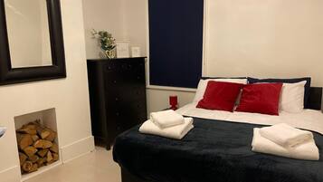 Apartment | 2 bedrooms, iron/ironing board, free WiFi, bed sheets
