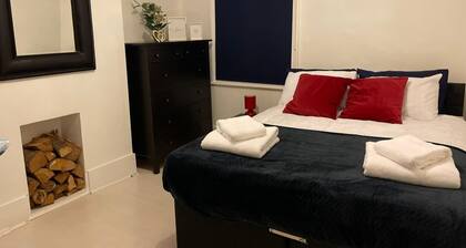 Lovely Large London Apartment, Near Stratford