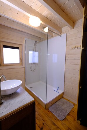 Comfort Chalet, Ensuite | Bathroom - Chalet Cerf Titude (Erezee)