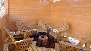 Nhà gỗ tiện nghi đơn giản, có phòng tắm riêng | Ngoại thất